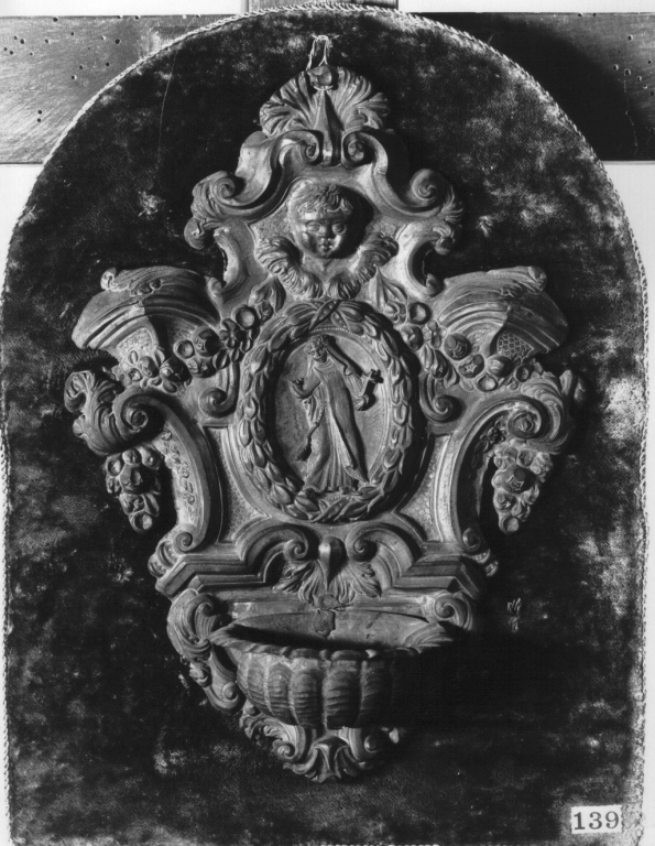 acquasantiera pensile - ambito romano (prima metà sec. XVIII)