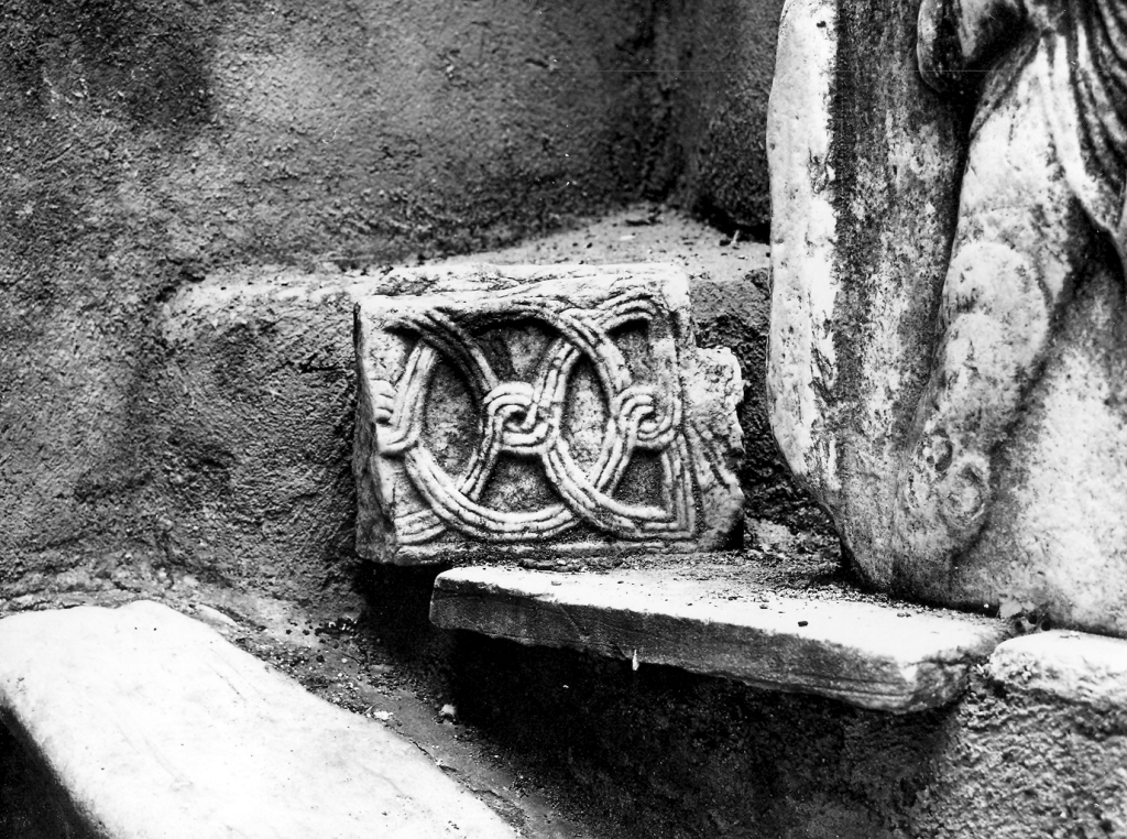 pilastrino, frammento - ambito laziale (?) (sec. IX)