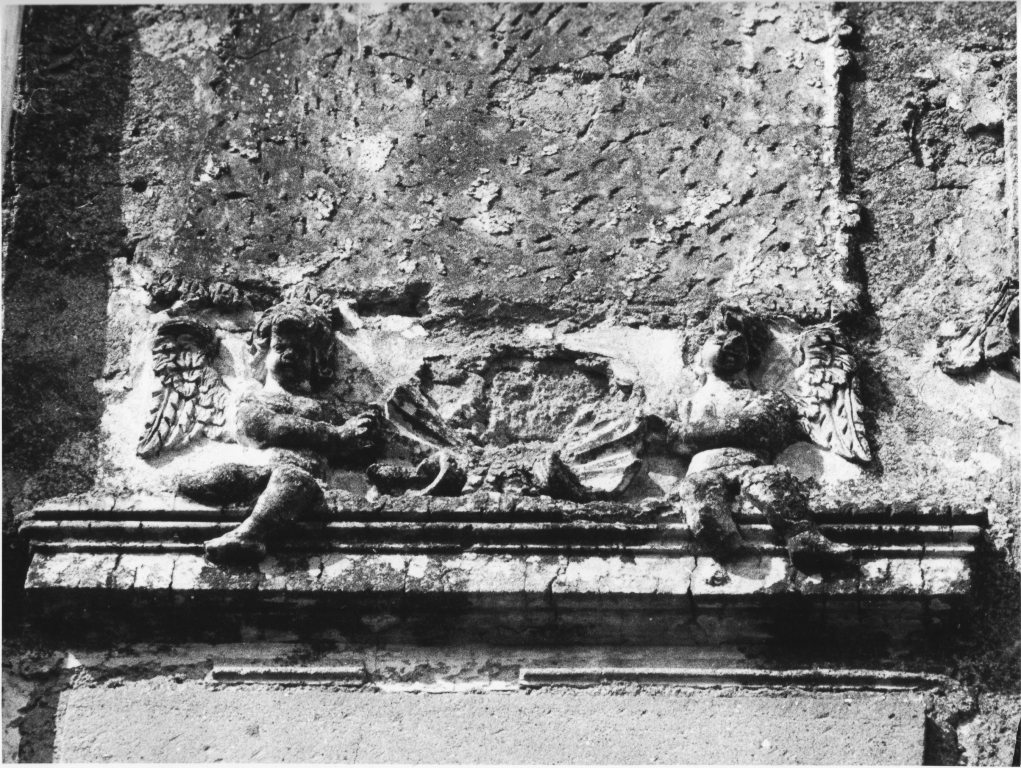 putti alati (rilievo, complesso decorativo) - ambito romano (sec. XVI)