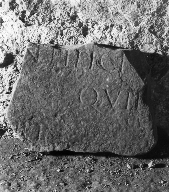 lapide, frammento - bottega laziale (secc. IV/ VI)