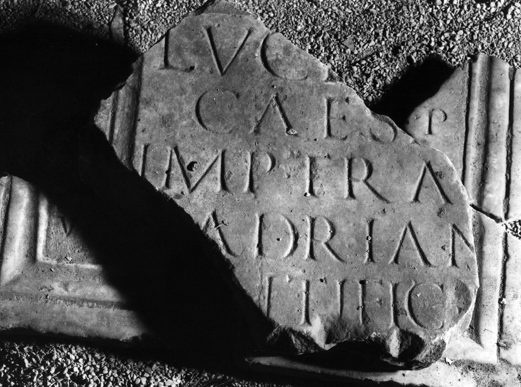 lapide, frammento - bottega laziale (prima metà sec. II)