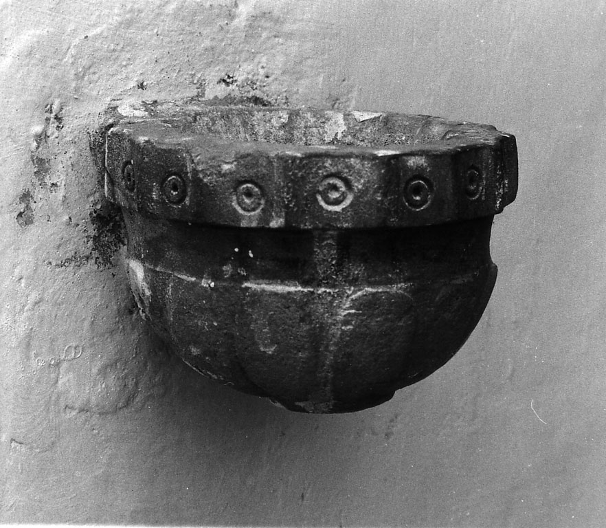 acquasantiera da parete - ambito laziale (sec. XVIII)