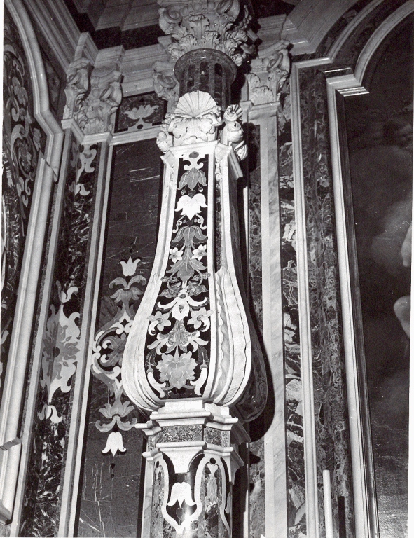 fusto di colonna di Fanzago Cosimo (bottega) (fine/inizio secc. XVII/ XVIII)