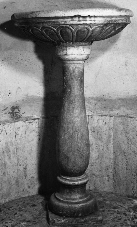 acquasantiera - ambito laziale (secc. XII/ XIII)