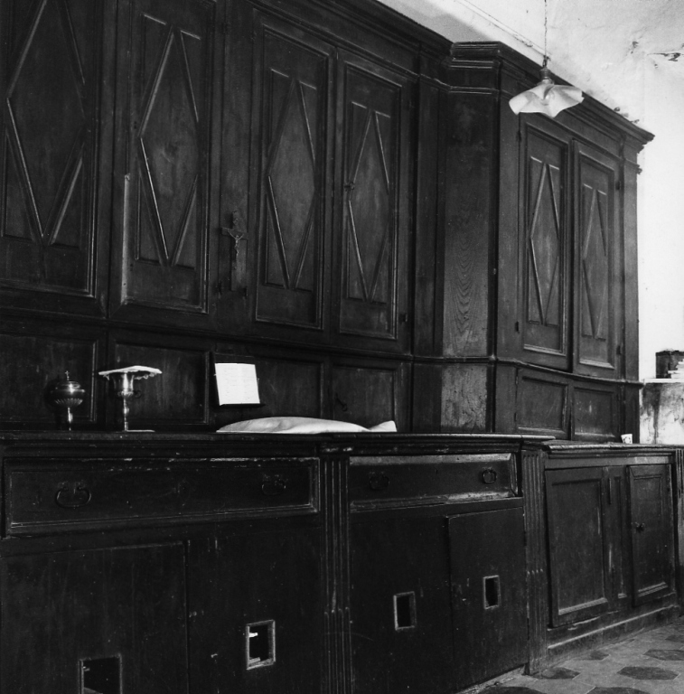 armadio da sacrestia - ambito laziale (sec. XVIII)