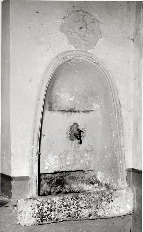 lavabo da sacrestia - bottega Italia centrale (metà sec. XVI)