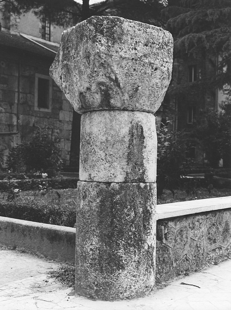 capitello di colonna - ambito laziale (sec. XII)