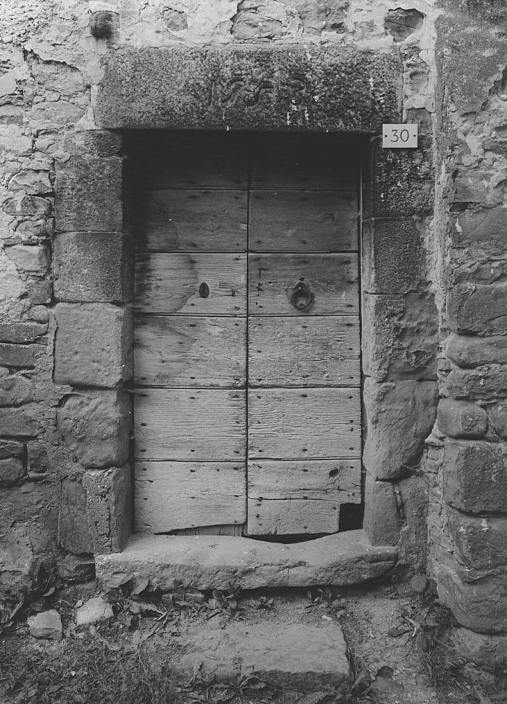 portale architravato - ambito laziale (sec. XVI)