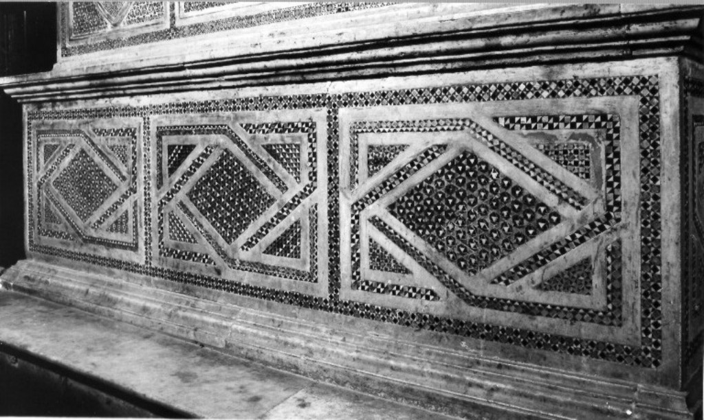 sarcofago - a cassa di Giovanni di Cosma (attribuito), Jacopo di Cosma (attribuito) (fine/inizio secc. XIII/ XIV)