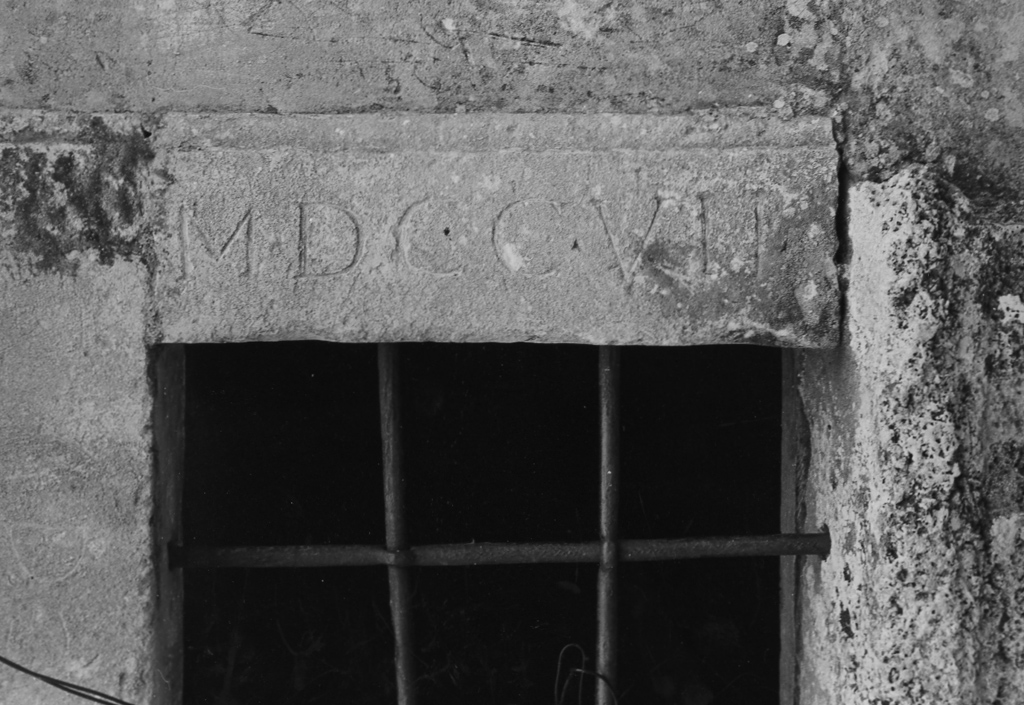 architrave di finestra - ambito abruzzese (sec. XVIII)