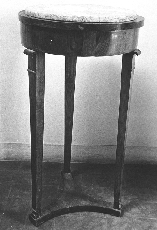 tavolino - ambito Italia centrale (primo quarto sec. XIX)