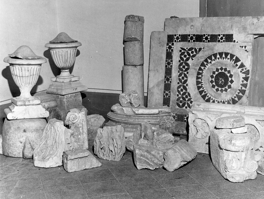 lastra, frammento - ambito cosmatesco (sec. XII)