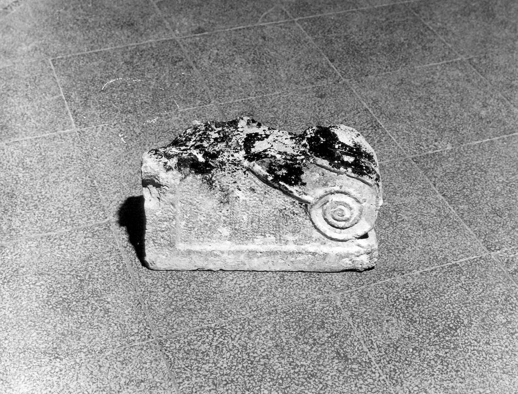 balaustro, frammento - ambito laziale (fine/inizio secc. XVI/ XVII)