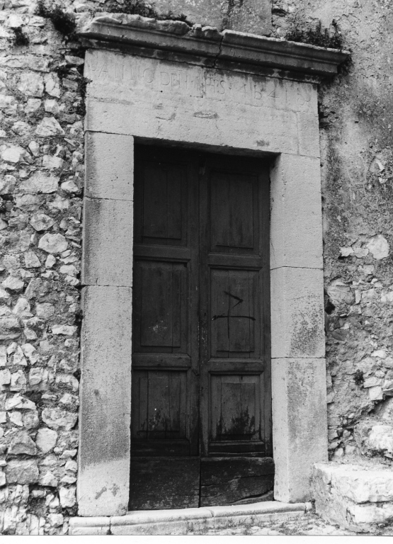 portale architravato - ambito laziale (sec. XVI)