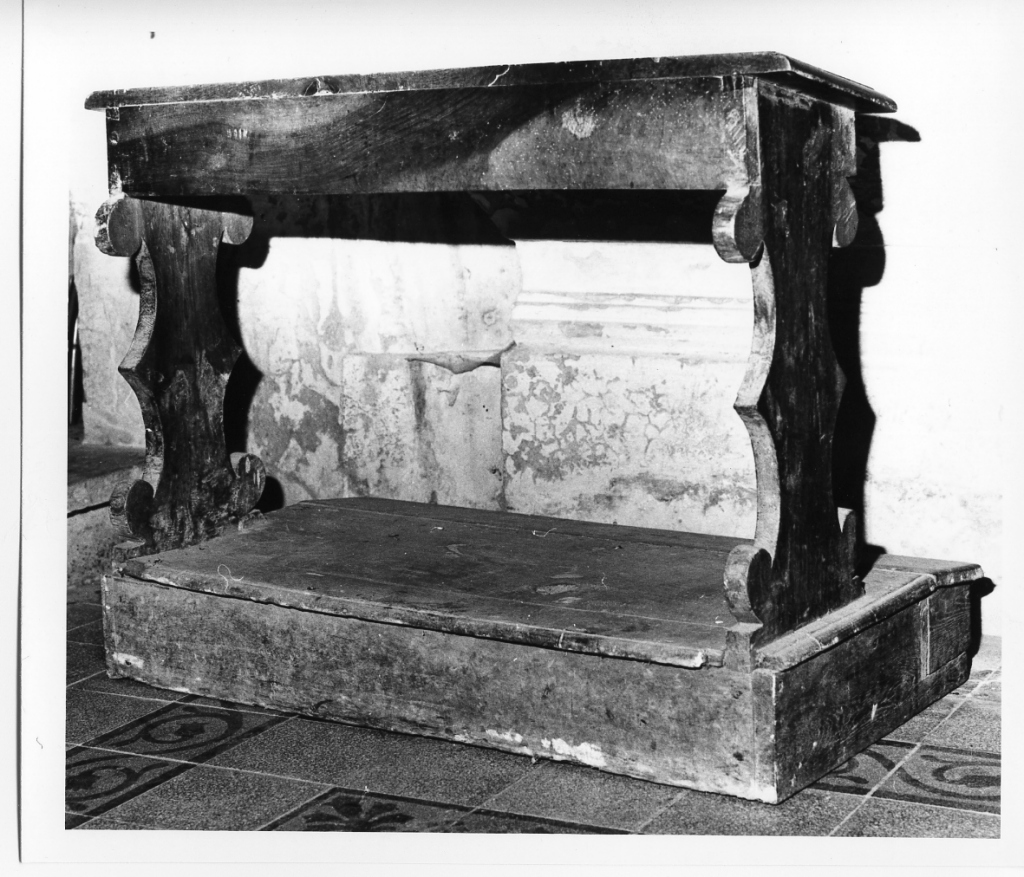 inginocchiatoio - a montanti sagomati - manifattura laziale (sec. XIX)