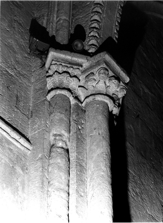 capitello di pilastro - ambito viterbese (sec. XIII)
