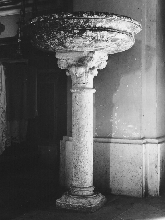 capitello di colonnina - ambito laziale (seconda metà sec. XIII)