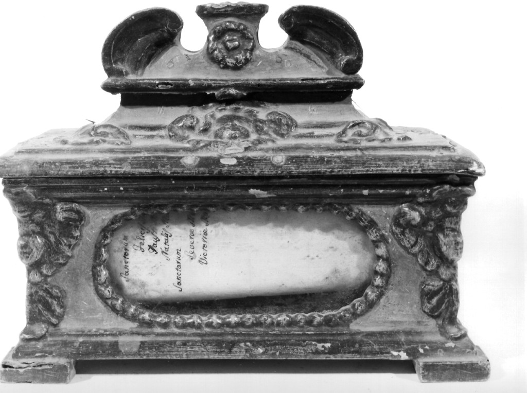 reliquiario a teca - a urna - ambito laziale (seconda metà sec. XIX)