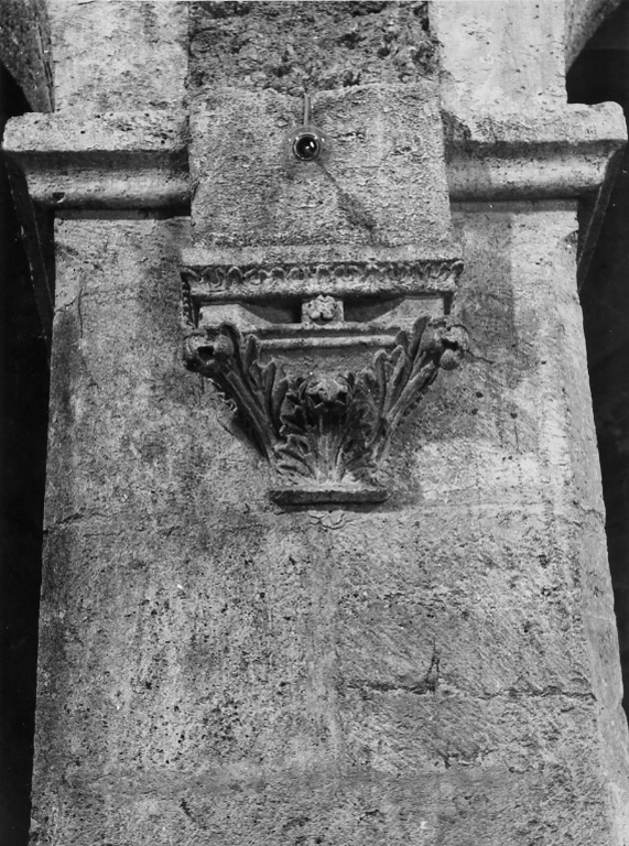 capitello di pilastro - ambito laziale (seconda metà sec. XIII)
