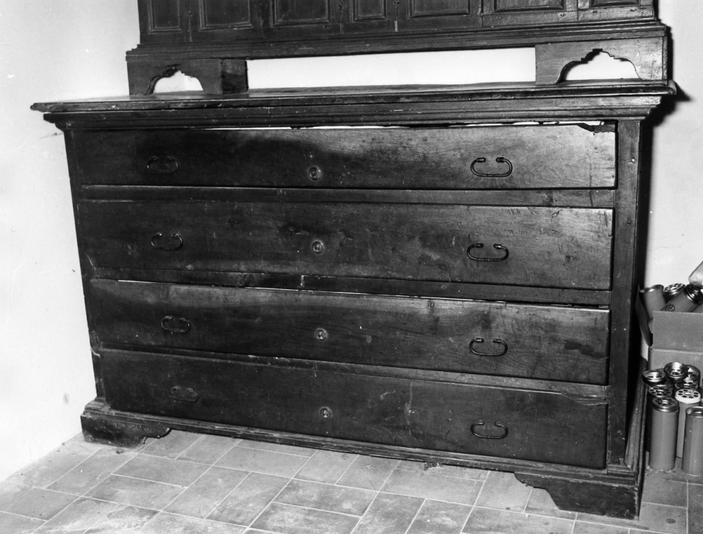 mobile da sacrestia - ambito laziale (sec. XVIII)