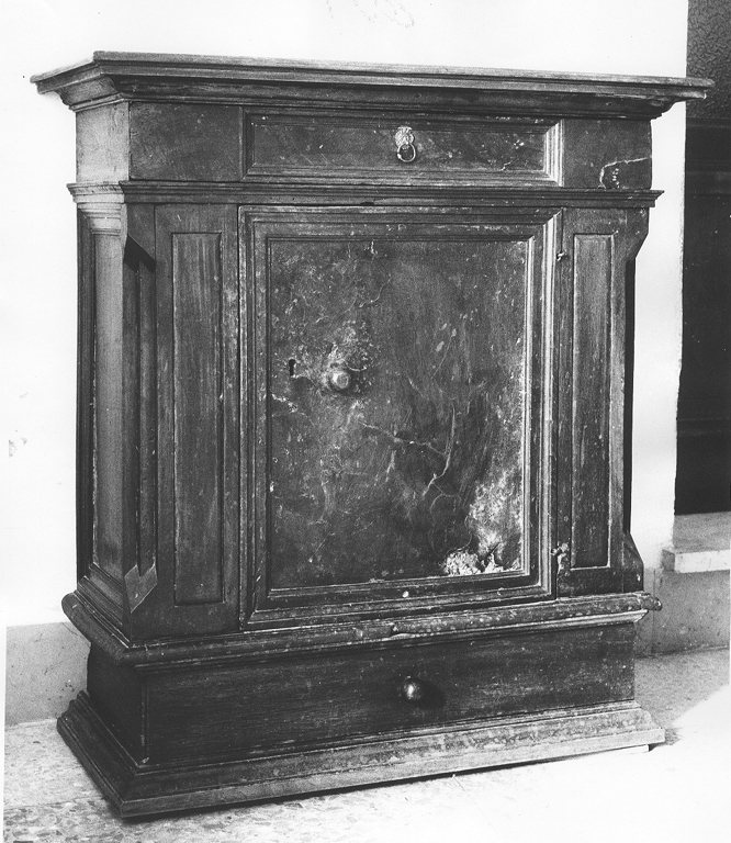 credenzina - ambito Italia centrale (sec. XVI)