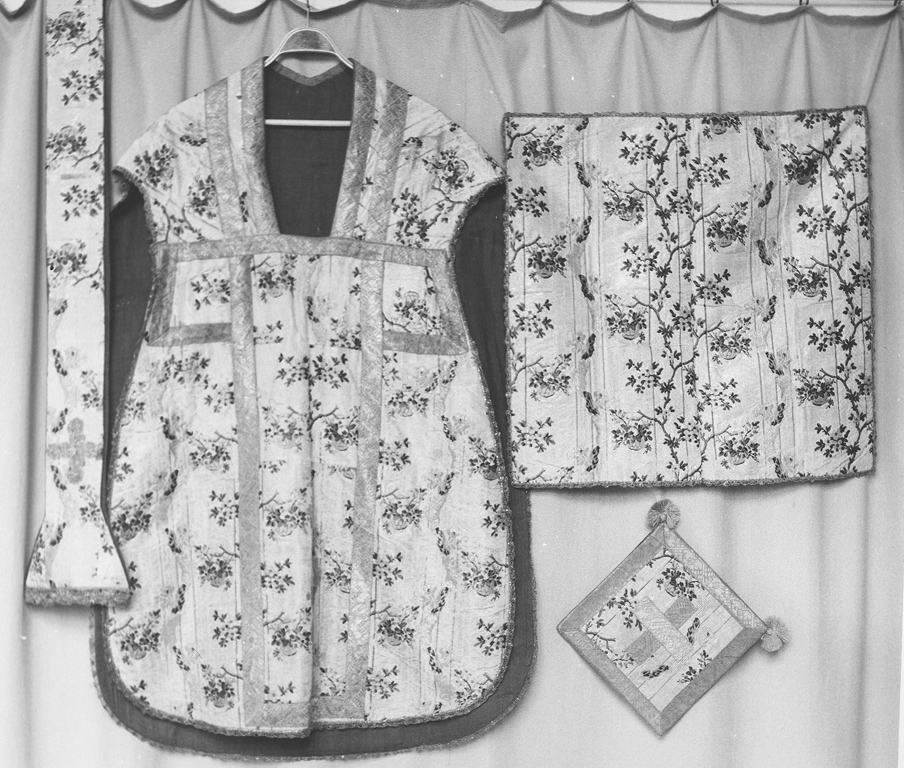 paramento liturgico, serie - ambito laziale (sec. XIX)