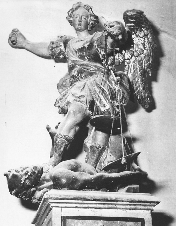 San Michele Arcangelo schiaccia il demonio (scultura) - ambito Italia centrale (prima metà sec. XVIII)