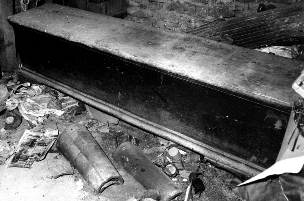 cassapanca - ambito laziale (fine/inizio secc. XVIII/ XIX)