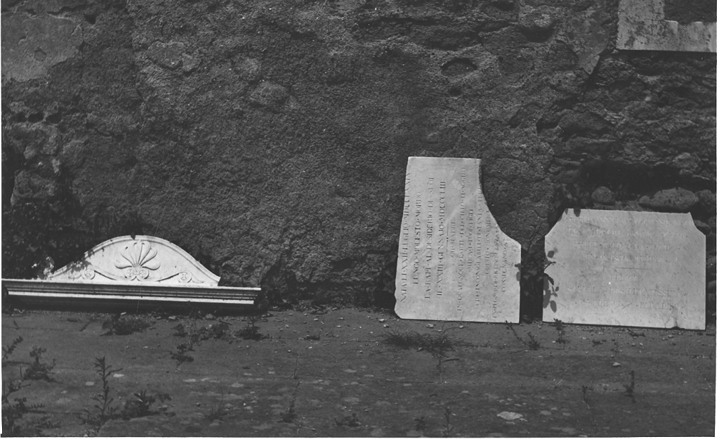 lapide tombale, frammento - bottega laziale (sec. XIX)