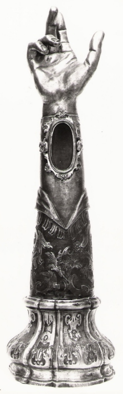 elementi decorativi e elementi antropomorfi (reliquiario antropomorfo - a braccio) - ambito Italia meridionale (primo quarto sec. XVIII)