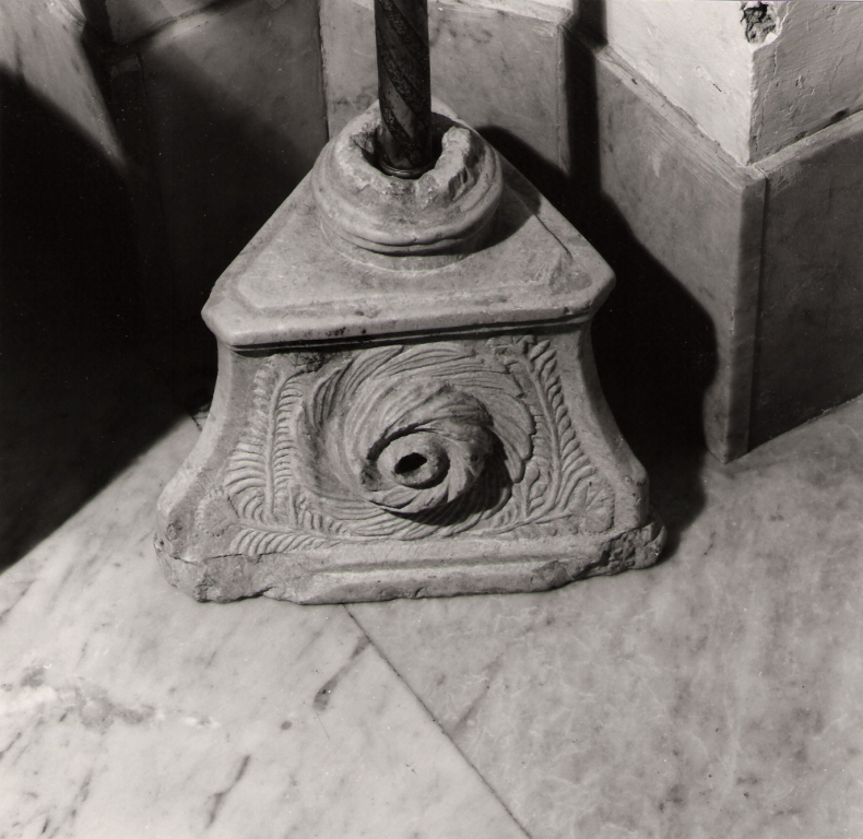 base - ambito laziale (sec. XIV)