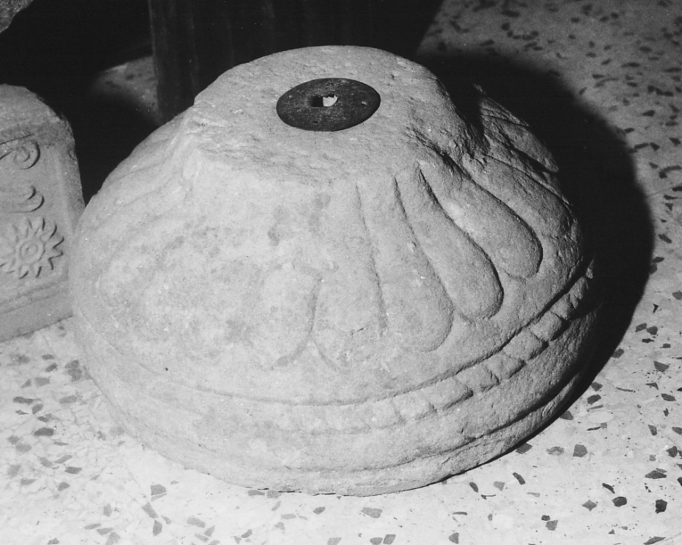 vasca di acquasantiera - ambito laziale (sec. XVII)