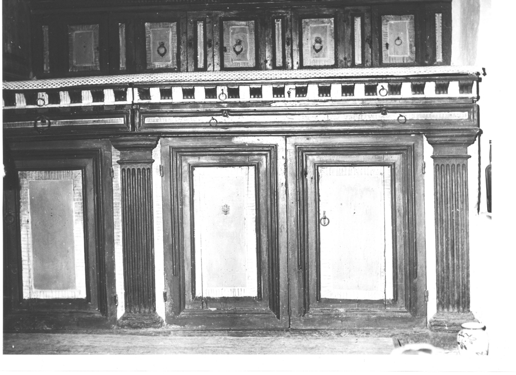 armadio da sacrestia - ambito laziale (sec. XVI)