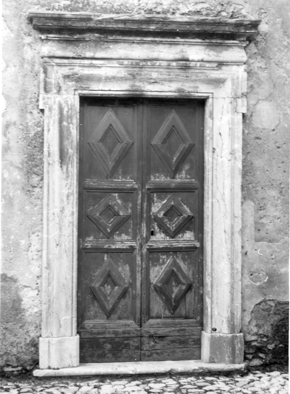 portale architravato - ambito laziale (sec. XVIII)
