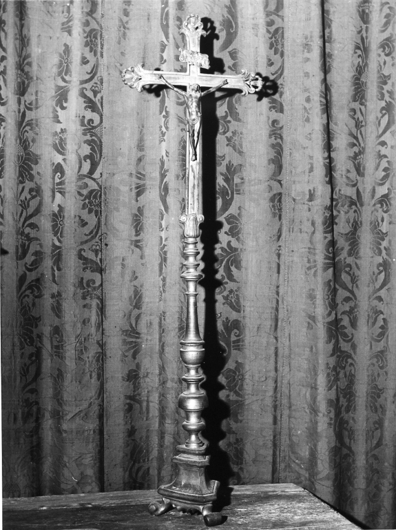 croce d'altare - manifattura laziale (sec. XVIII)