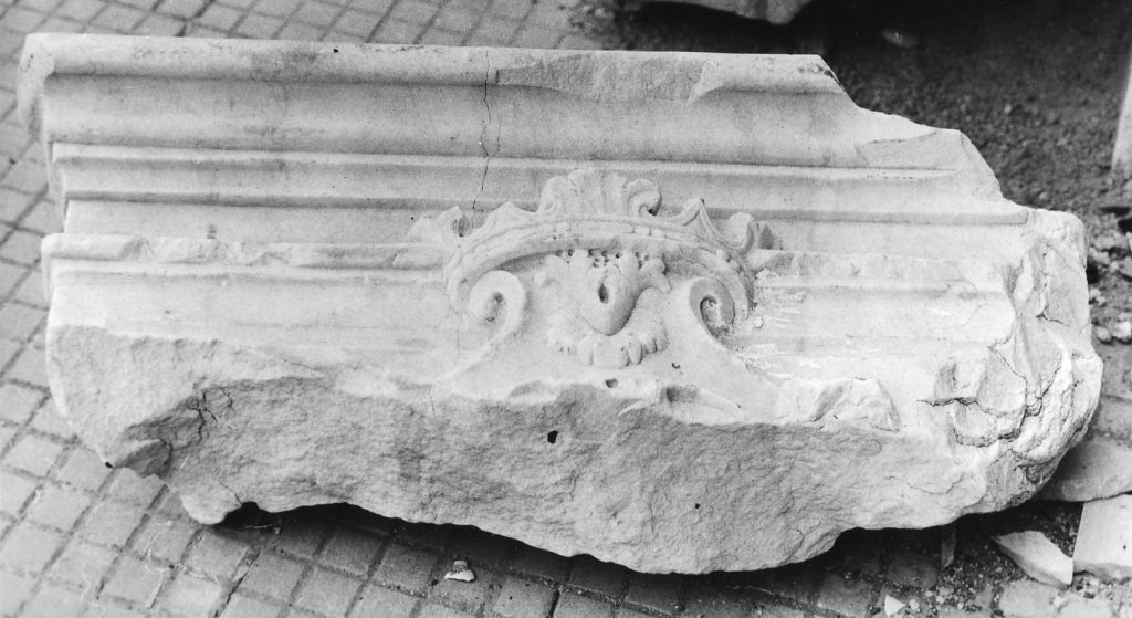 rilievo, frammento - ambito romano (secc. XVI/ XVII)