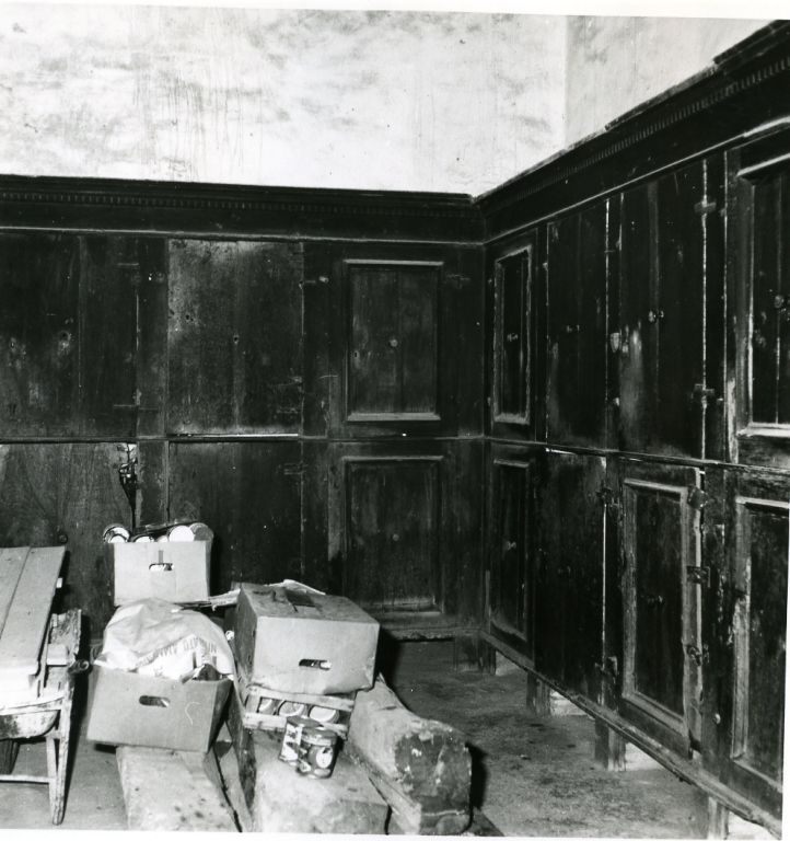 armadio - ambito laziale (sec. XIX)