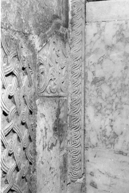 pilastrino - ambito laziale (prima metà sec. IX)