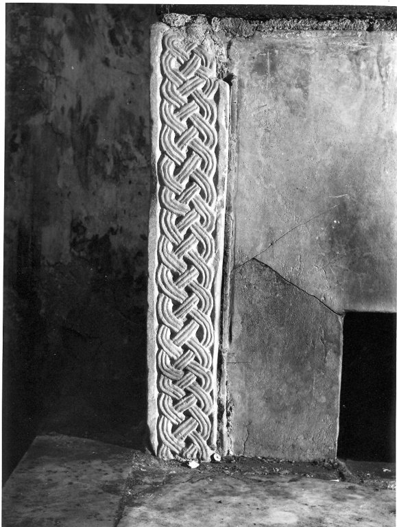 pilastrino - ambito laziale (prima metà sec. IX)