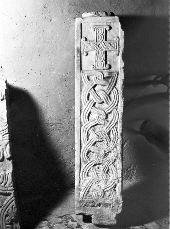 pilastrino - ambito laziale (prima metà sec. IX)