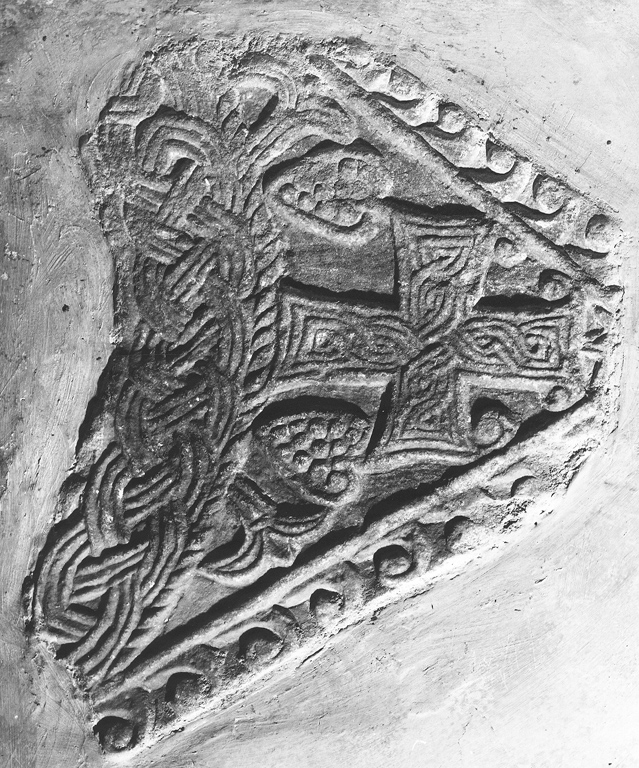 motivi decorativi (rilievo, frammento) - ambito italiano (sec. VIII)