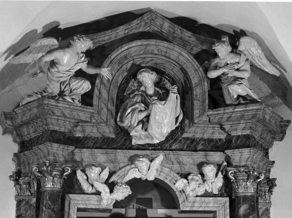 la Veronica e angeli (decorazione plastica) - ambito romano (metà sec. XVII)