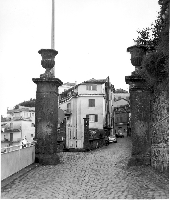 portale - ambito romano (sec. XIX)