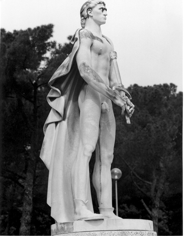 atleta armato di spada (scultura) di Bellini Aroldo (sec. XX)