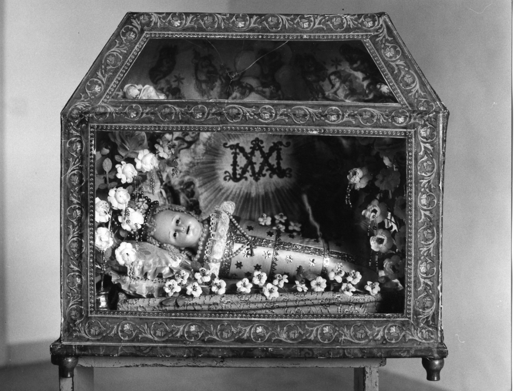 urna - a sarcofago - ambito laziale (sec. XVIII)