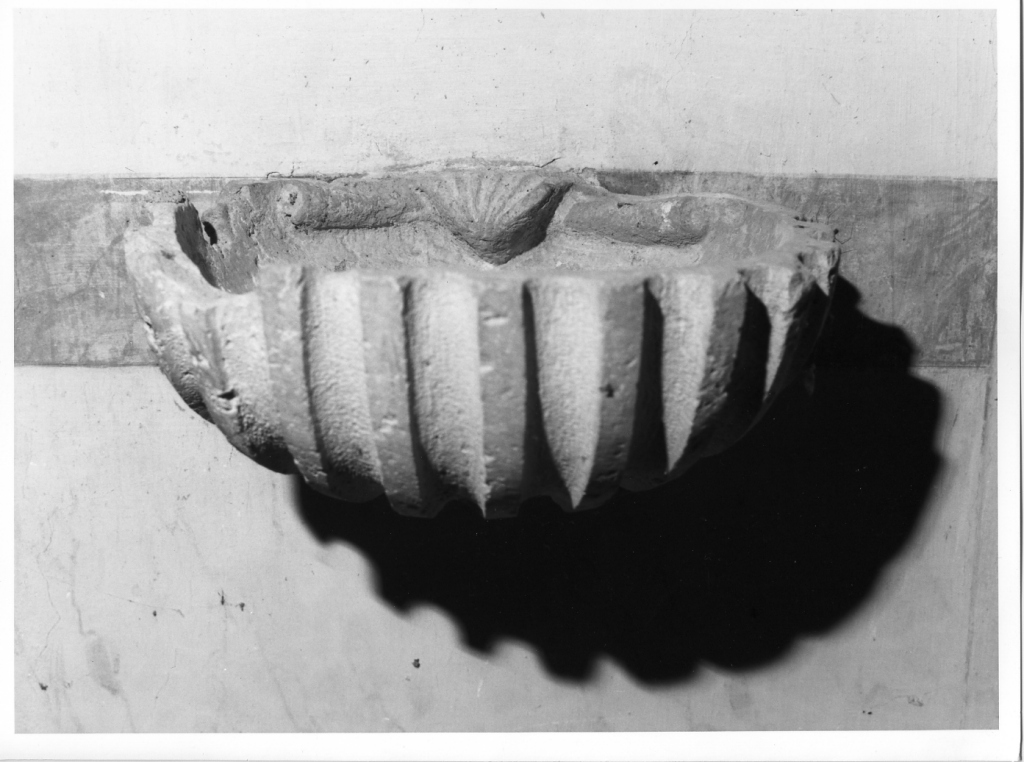 acquasantiera da parete - ambito laziale (fine sec. XVI)