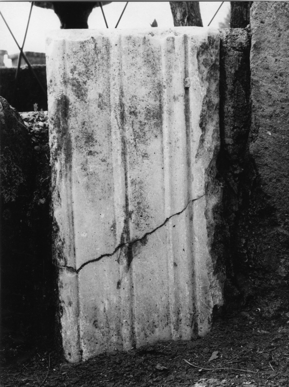 trabeazione, frammento - ambito laziale (sec. XIII)