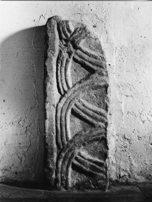 cornice, frammento - ambito laziale (sec. IX)