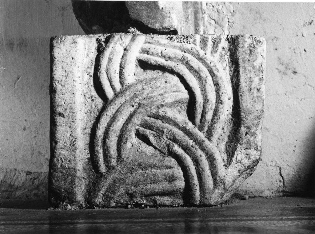 cornice, frammento - ambito laziale (sec. IX)