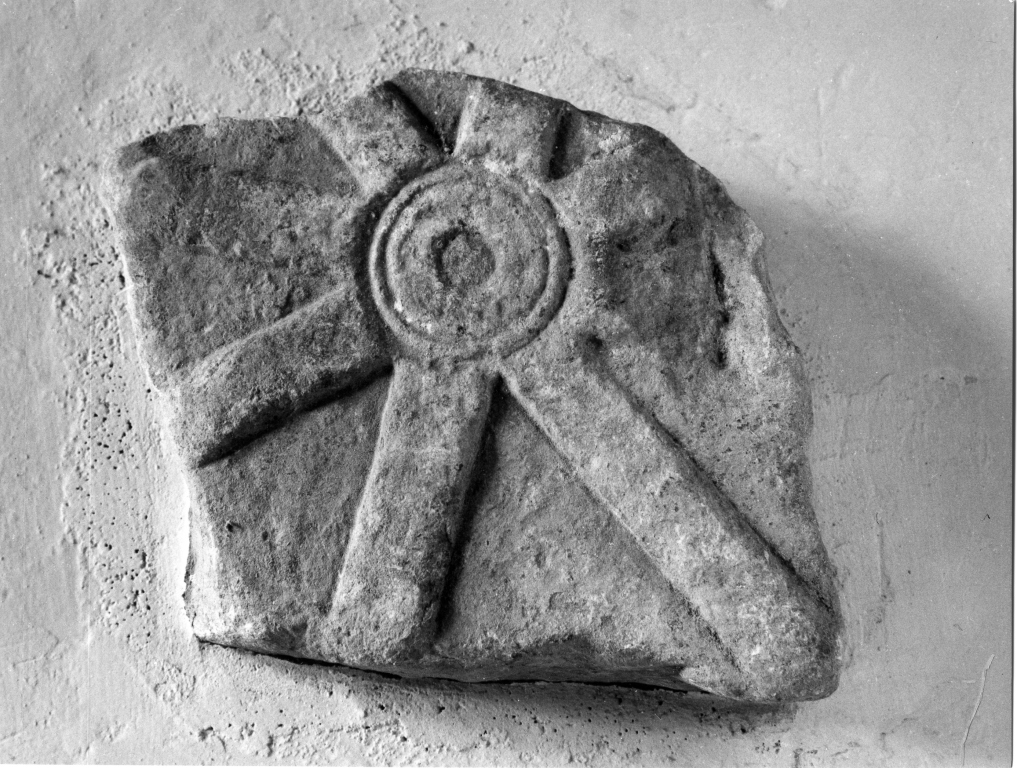 motivi decorativi (rilievo, frammento) - ambito laziale (sec. IX)